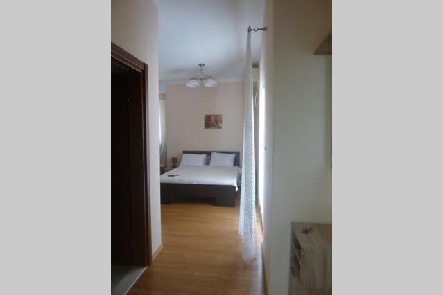 Roman Gardens Studio Apartment 리산 외부 사진