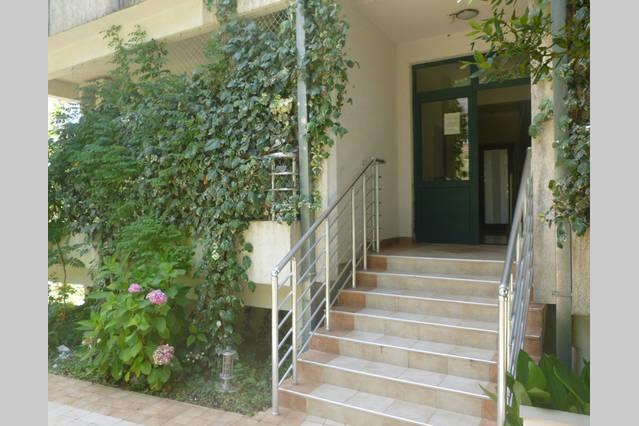 Roman Gardens Studio Apartment 리산 외부 사진