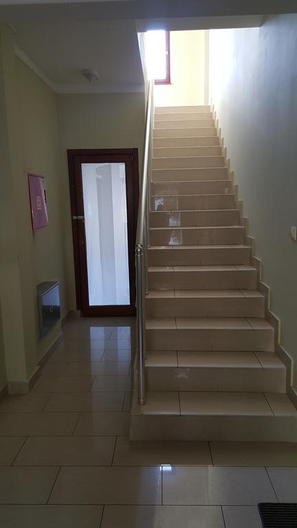 Roman Gardens Studio Apartment 리산 외부 사진