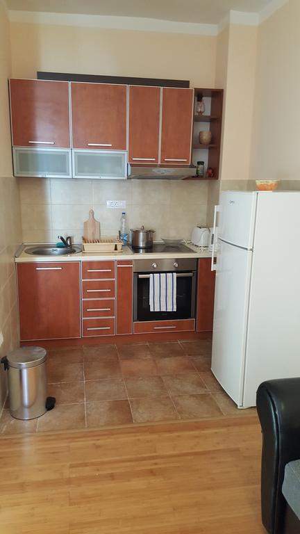 Roman Gardens Studio Apartment 리산 외부 사진