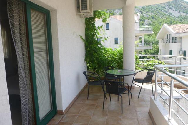 Roman Gardens Studio Apartment 리산 외부 사진